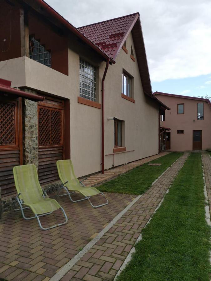 Vila De Vacanta Curtea De Arges Exterior photo