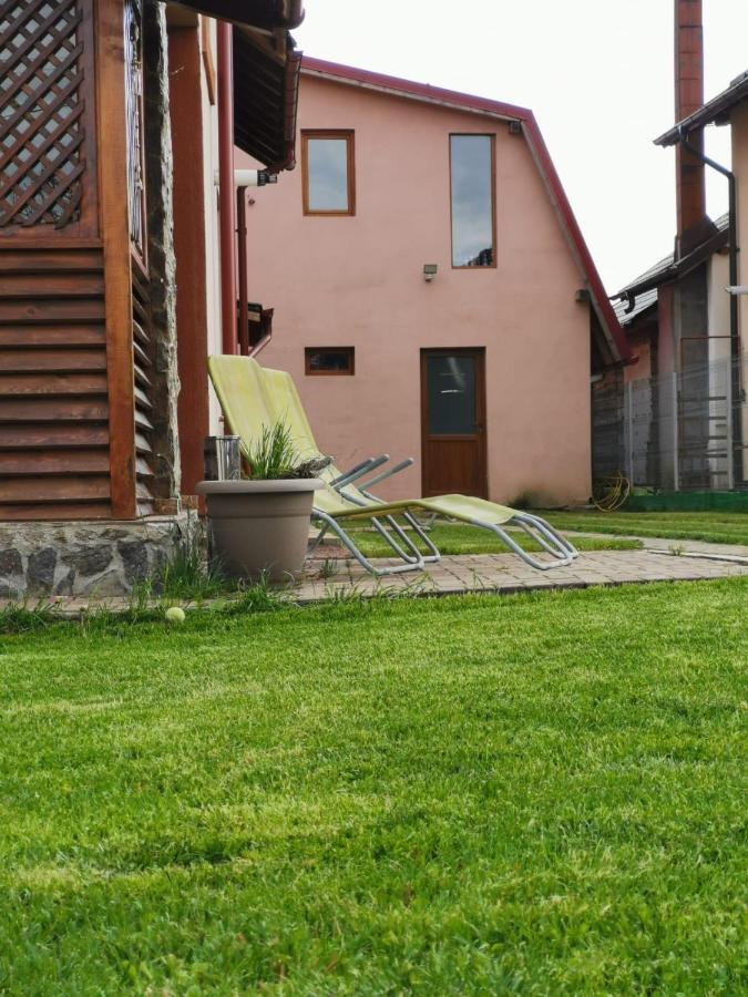 Vila De Vacanta Curtea De Arges Exterior photo